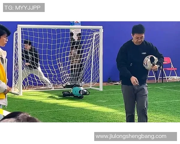 足球明星对称脸的搞笑瞬间大盘点让你捧腹大笑的足球场趣事